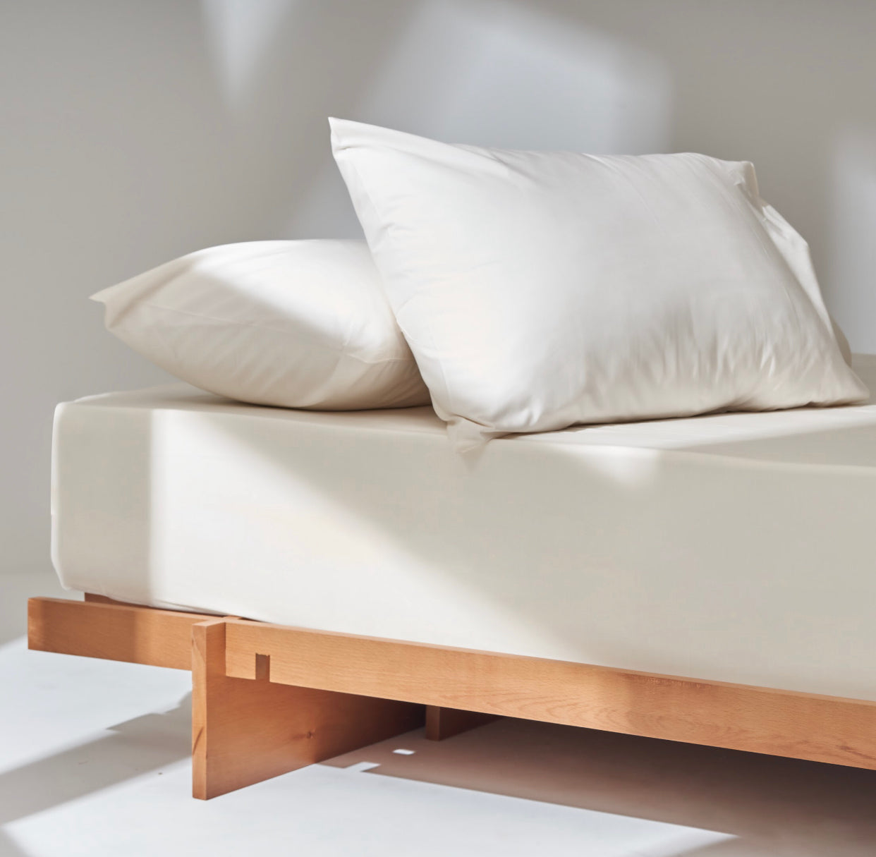 Percale Fitted Sheet set in Ivory