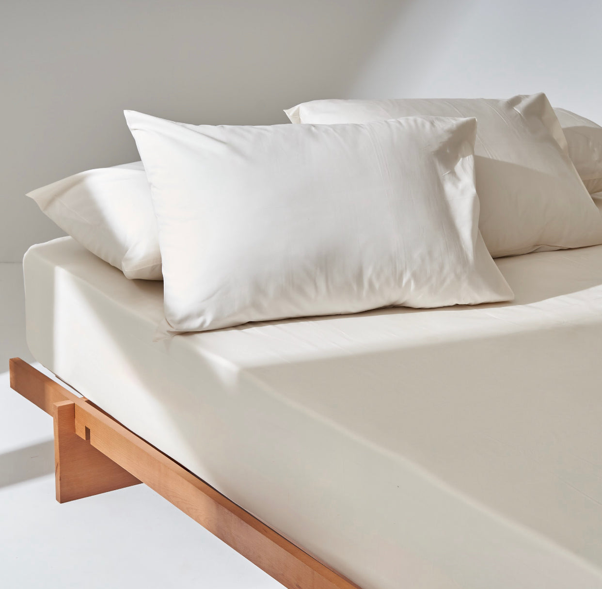 Percale Fitted Sheet set in Ivory
