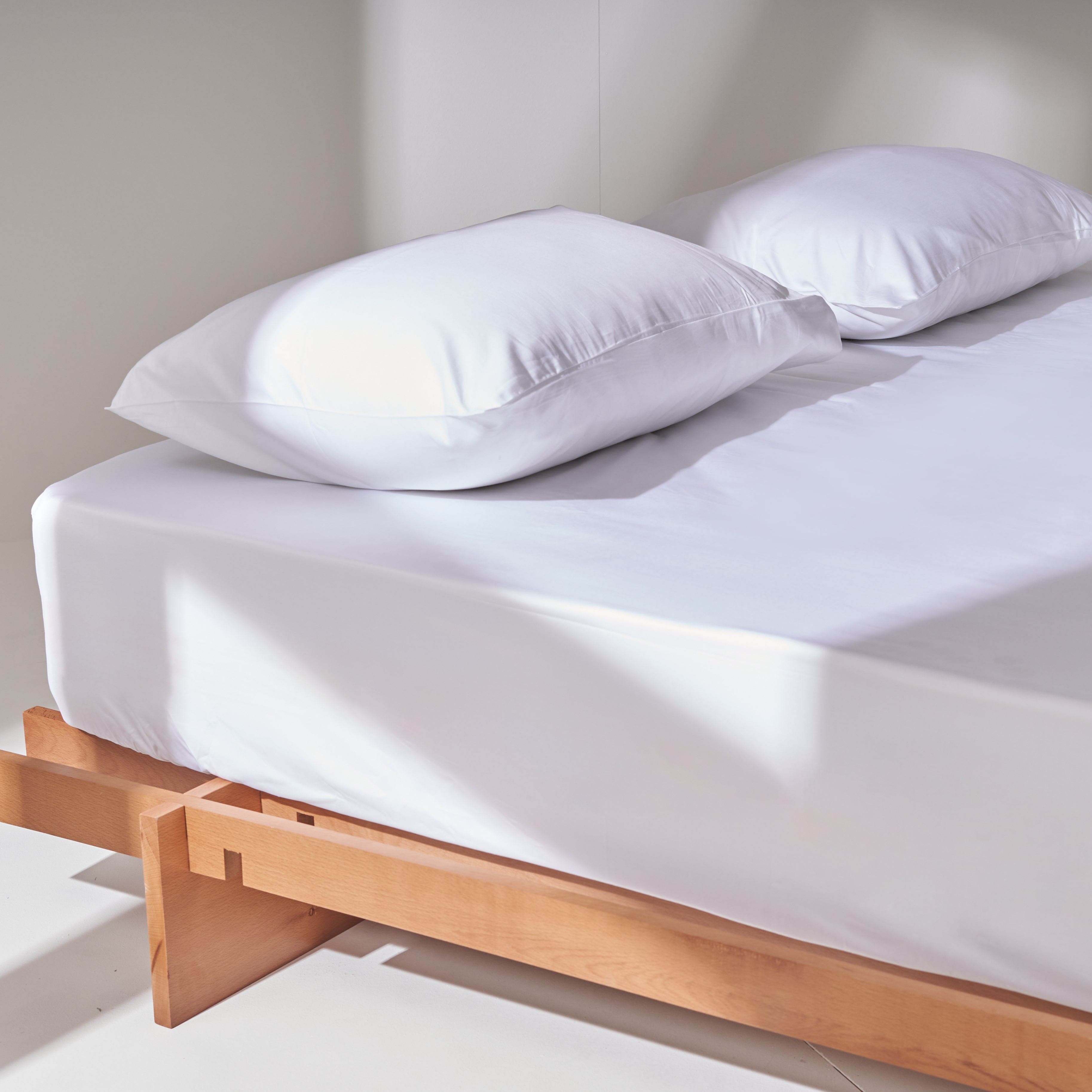 Sateen Fitted sheet set in White