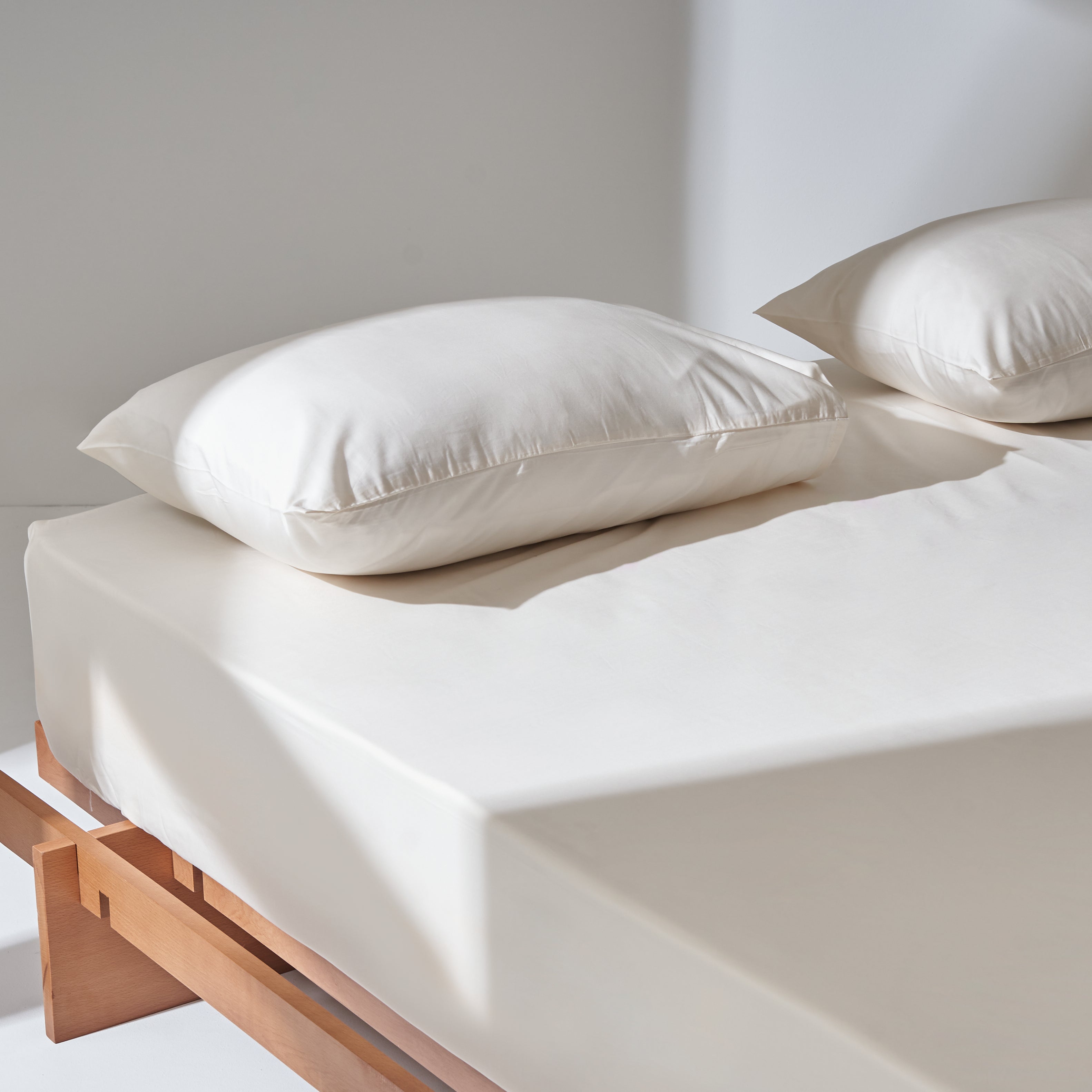 Sateen Fitted sheet set in Ivory