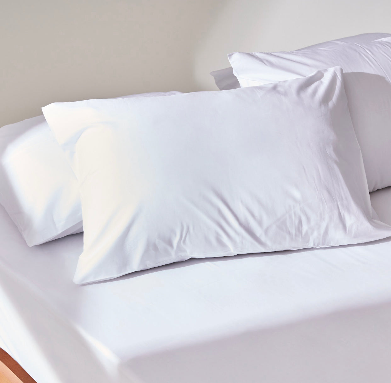 Percale Fitted Sheet set in White