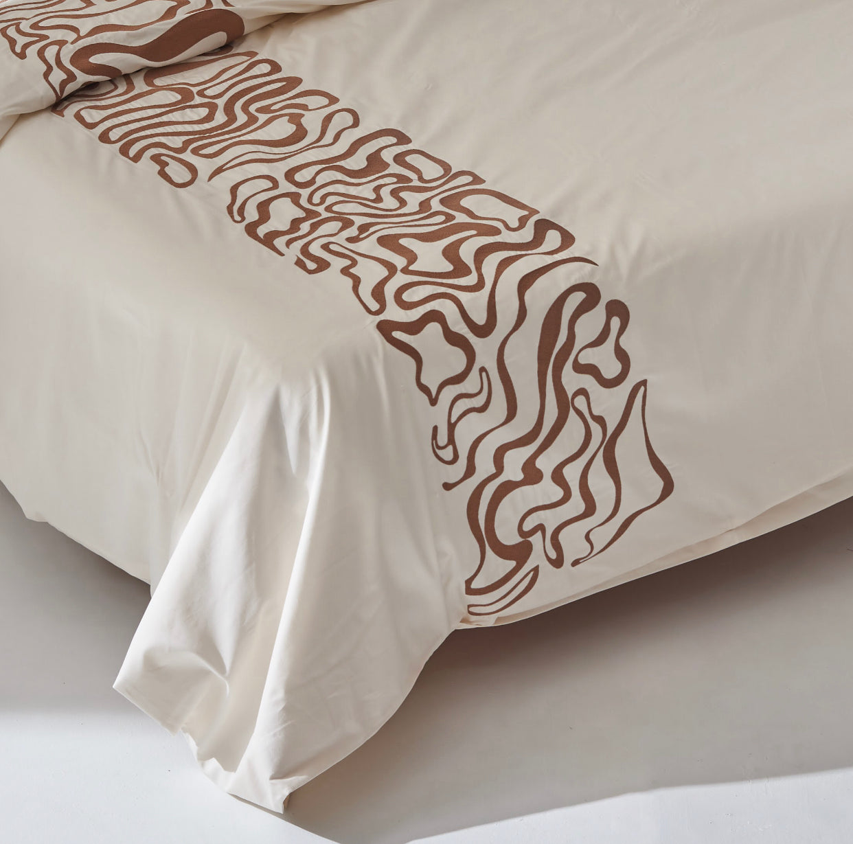 Sateen Swirls Embroidery Duvet set in Ivory