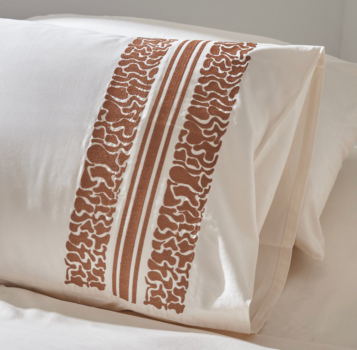 Sateen Swirls Embroidery Duvet set in Ivory
