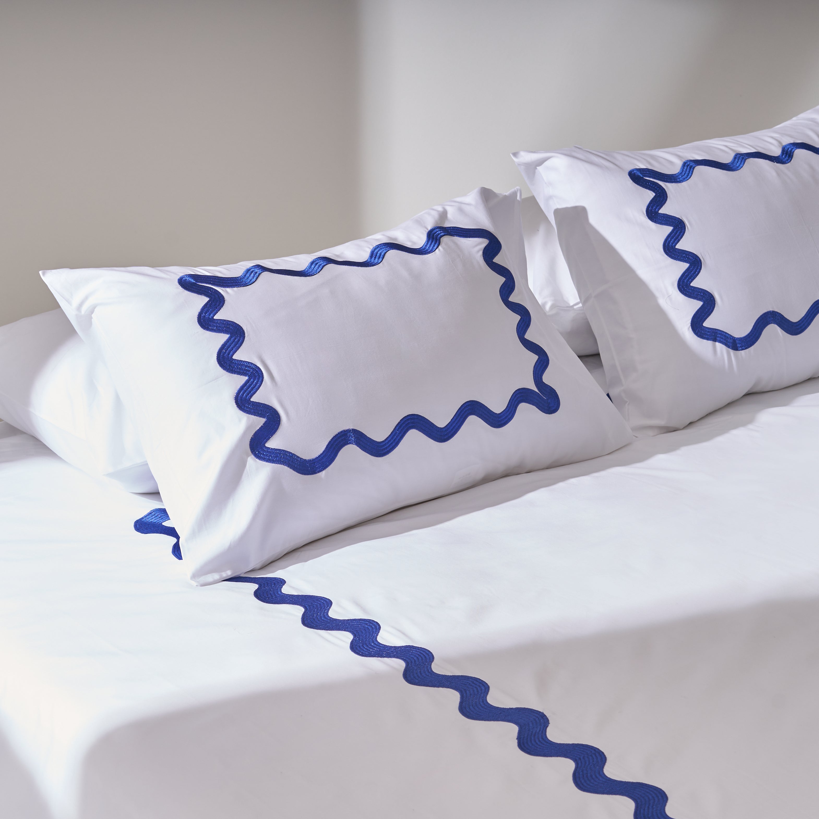 Sateen Zizgag Embroidered Duvet set in Blue