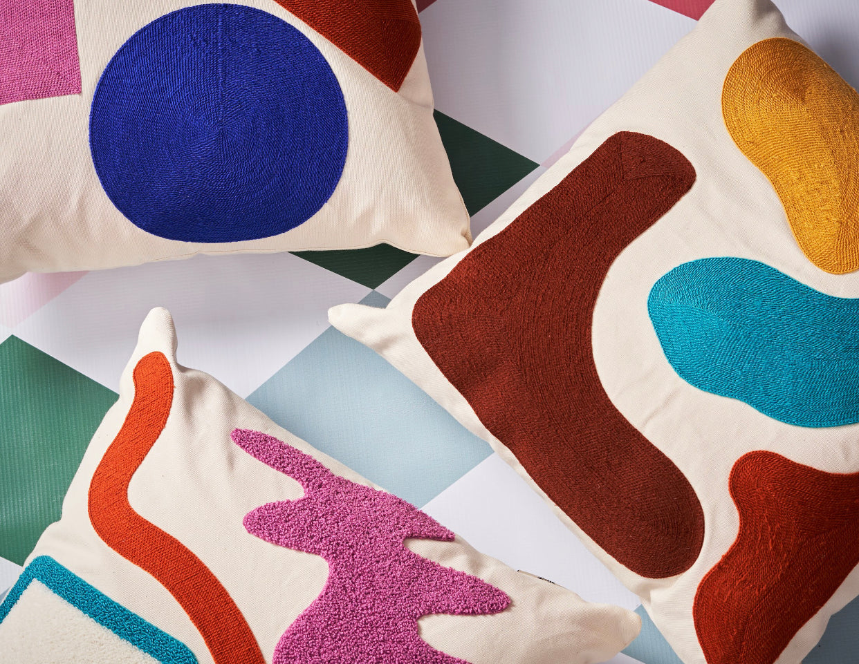 Zig - Tufted & Chain Stitched Cushion